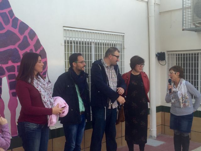 Mateo Ripoll transporta a los alumnos de la Escuela Infantil de Villalba a la sabana africana