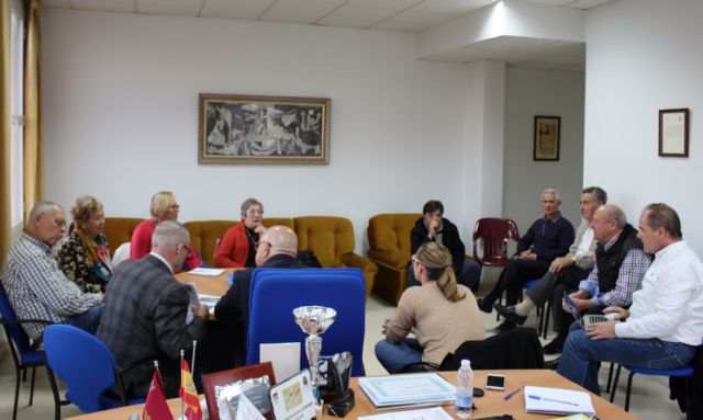 Nuevo pavimento en la vía verde y la ampliación del Centro de Salud, principales demandas de los vecinos de Barrio Peral