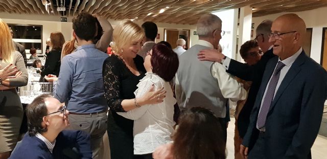 La consejera de Familia asiste a la gala solidaria de Asido Cartagena