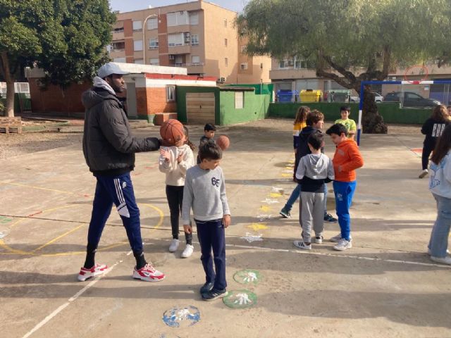 Escolares encestan con el Odilo FC Cartagena Club de Baloncesto