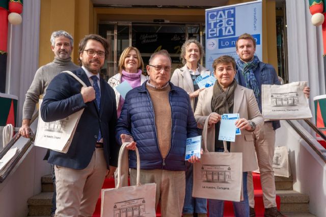 Los comerciantes del Mercado de Santa Florentina invitan a comprar productos de proximidad estas Navidades