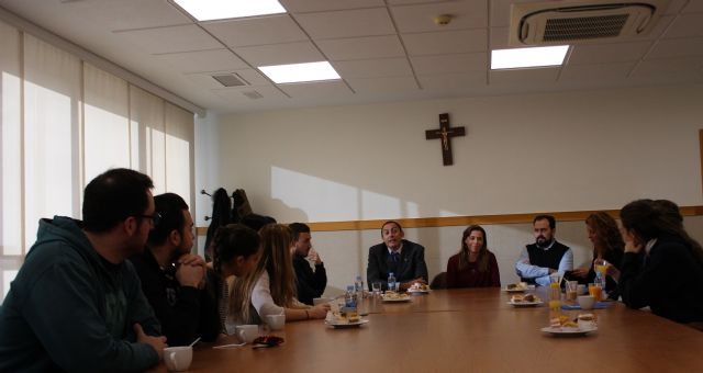 El Campus de Los Dolores acoge desayunos de alumnos de la UCAM con directivos sanitarios y emprendedores de éxito