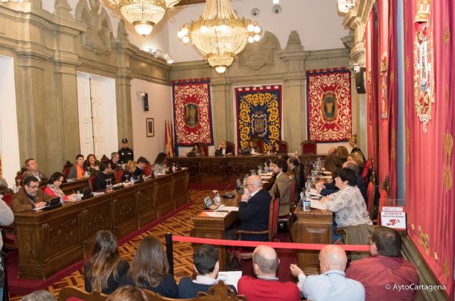 El pleno aprueba por unanimidad la comision de investigacion del contrato del agua