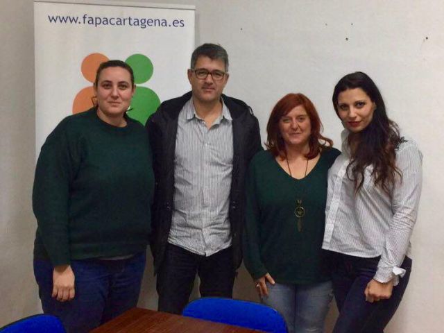 Podemos denuncia que la Comunidad Autónoma está dejando que los colegios de Cartagena “se caigan a pedazos”