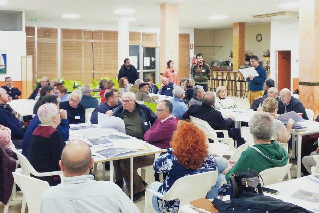 Medio centenar de vecinos asisten al primer taller participativo del avance del Plan General