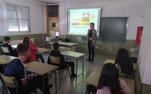 El programa ADE combina Deporte y Nutrición en una charla a estudiantes dle IES Galileo de Pozo Estrecho