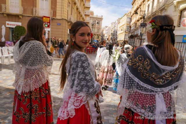 La Ofrenda Floral del Viernes de Dolores se prepara para recorrer las calles del centro de la ciudad