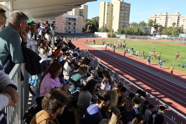 La pista municipal de atletismo se llena de público y atletas con el trofeo Ciudad de Cartagena