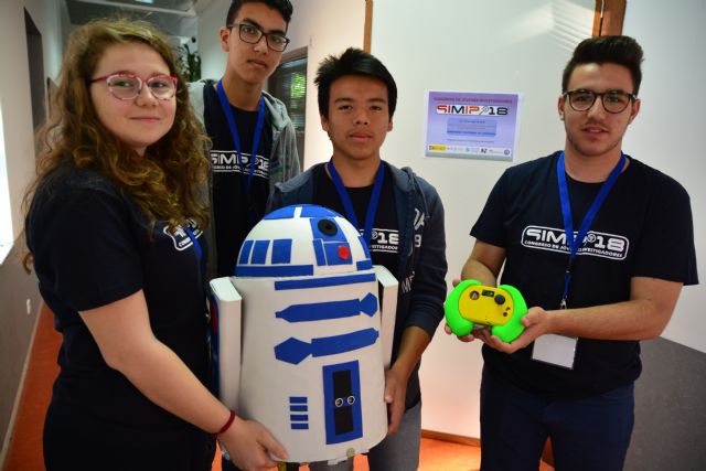 Alumnos de Bachillerato presentan en la UPCT robots para explorar Marte y para pacientes en cuarentena