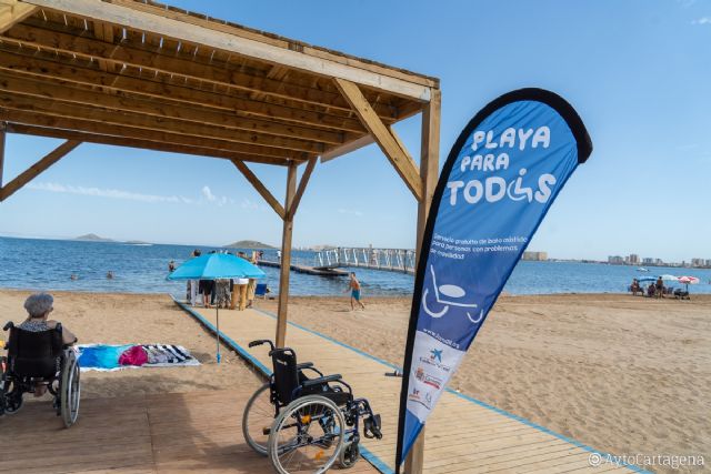 El Ayuntamiento de Cartagena saca a licitación el servicio de baño asistido en playas por 36.000 euros