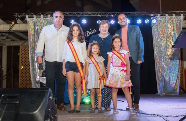 El Ensanche Almarjal Ensanche abre sus fiestas con el pregón del concejal de Cultura