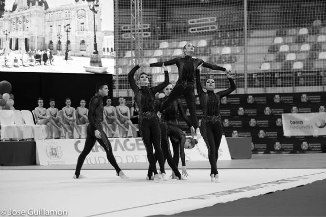 Las Escuelas Municipales de Gimnasia Rítmica Deportiva y Gimnasia Estética de grupo clausuran el curso 2017/18