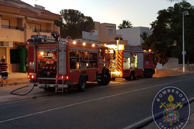 Incendio en un bazar de alimentación en la urbanización de San Ginés