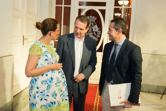 La alcaldesa impulsa una alianza entre los municipios de la Region y la FEMP para mejorar las condiciones de financiacion de los ayuntamientos