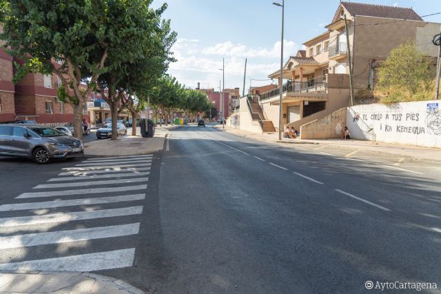 La calle Peroniño se somete en los próximos días al arreglo de los baches generados por las obras del colector de pluviales