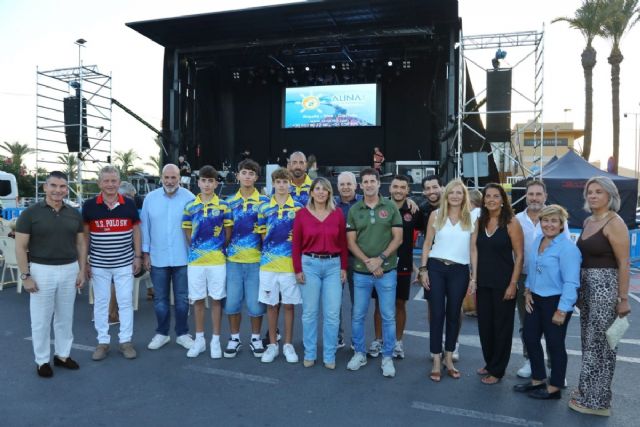 El pregón ´de champions´ del Jimbee da inicio a las fiestas de La Manga del Mar Menor