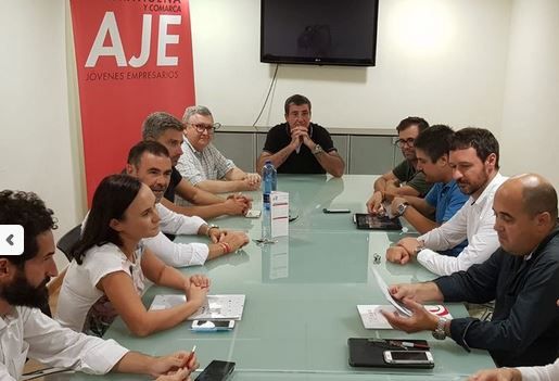 Isabel García defiende la conveniencia de llevar a cabo un plan de impulso al comercio de proximidad ante la improvisación del PSOE