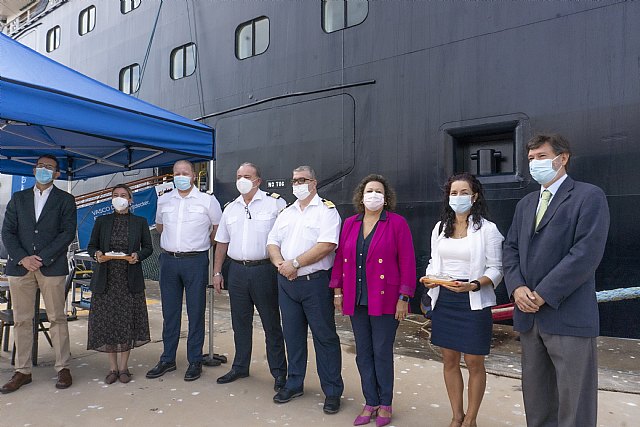 Más de 3.000 turistas alemanes e ingleses a bordo de dos cruceros podrán recorrer Cartagena y sus centros de interpretación de forma libre