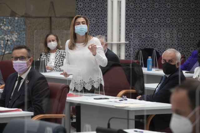 Carmina Fernández: 'El consejero Díez de Revenga anuncia que el Gobierno regional no comprará ni un solo metro cuadrado para la ZAL de Cartagena'