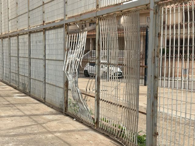 Giménez Gallo exige acabar con la marginación sistemática del gobierno de Arroyo a Los Barreros