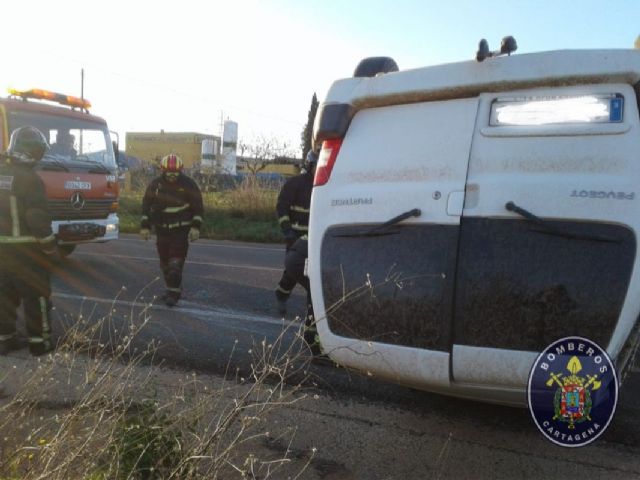 Una colisión entre dos vehículos se salda con una persona herida
