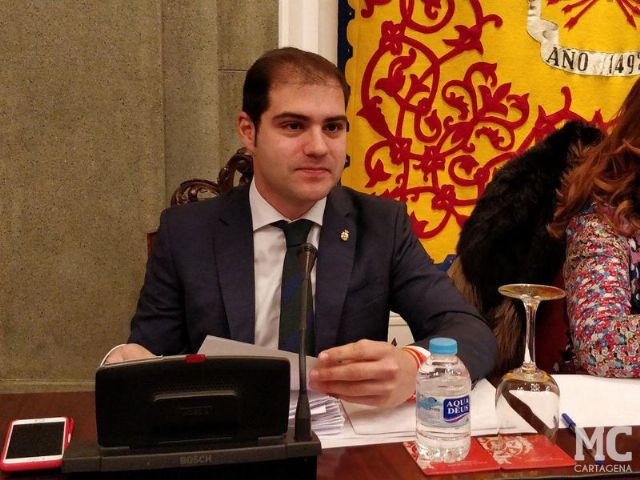 MC propone que la trayectoria del grupo cartagenero 'Azul y Negro' obtenga el justo reconocimiento de 'La Mar de Músicas'