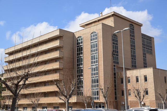 Estudian la viabilidad del uso del antiguo edificio administrativo como residencia universitaria de 250 camas