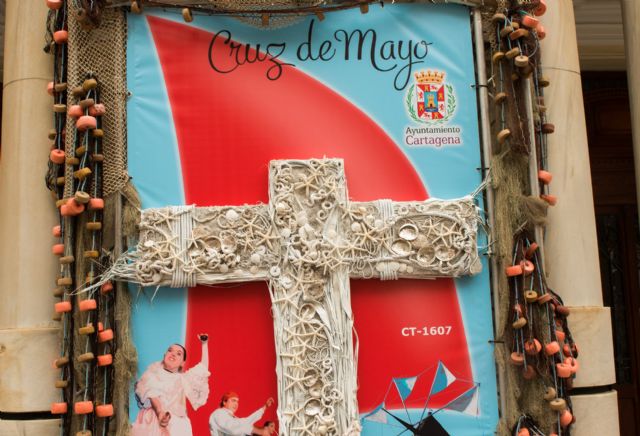 Festejos abre el plazo de inscripcion para participar en las Cruces de Mayo
