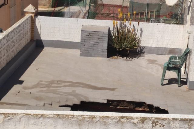 Se desploma el techo de una vivienda en la Barriada de la Concepción sin causar heridos