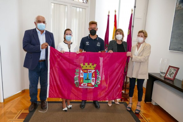 La alcaldesa felicita a Alberto Martínez tras lograr la décima plaza en el europeo de Budapest