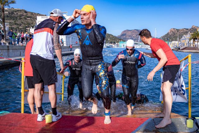 Cartagena congrega a deportistas y aficionados de toda España con la celebración de un triatlón y la Copa del Rey de fútbol sala
