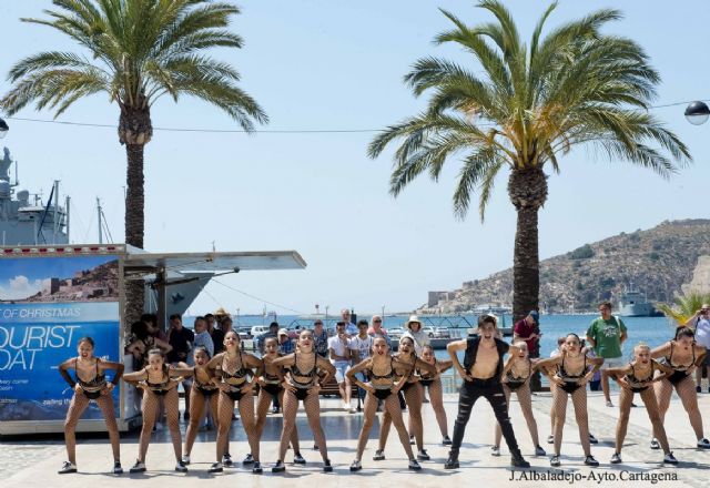 Cartagena pasa veinticuatro horas mirando al mar por una causa benefica
