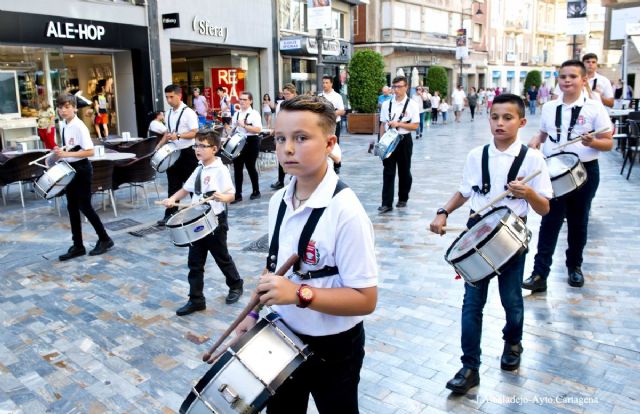 La Fiesta de la Musica reunio a un centenar de artistas en diferentes escenarios del casco antiguo
