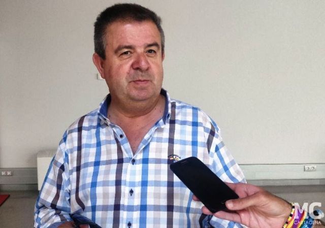 Francisco Calderón lamenta que la Alcaldía siga oponiéndose a informar a los vecinos sobre el escape sucedido en la refinería de Escombreras