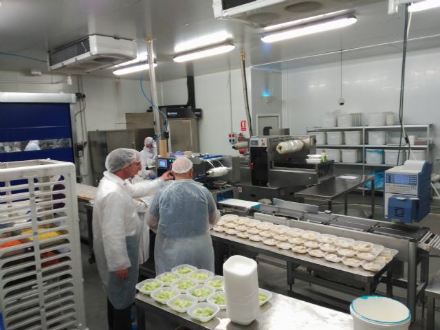 Ciudadanos visita las instalaciones de la empresa que gestiona el Servicio de Comidas a Domicilio en Cartagena