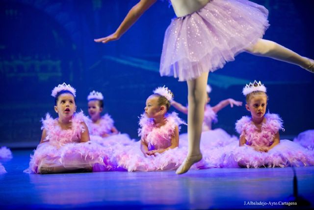 La Escuela Municipal de Danza cierra el curso con su tradicional gala de clausura