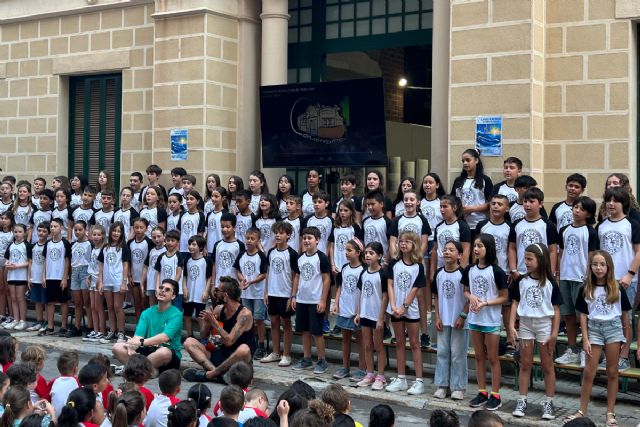La Mar de Músicas llega al cole: Más de 120 alumnos interpretan a los artistas del festival