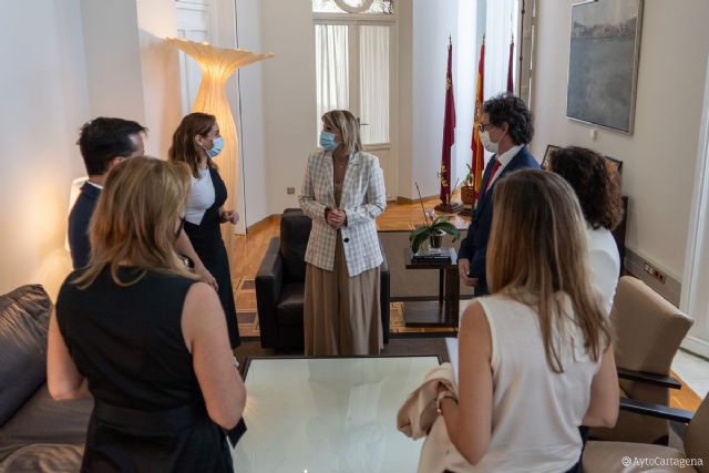 Ayuntamiento y Colegio de Farmacéuticos colaboran en el Proyecto Soledad para personas mayores