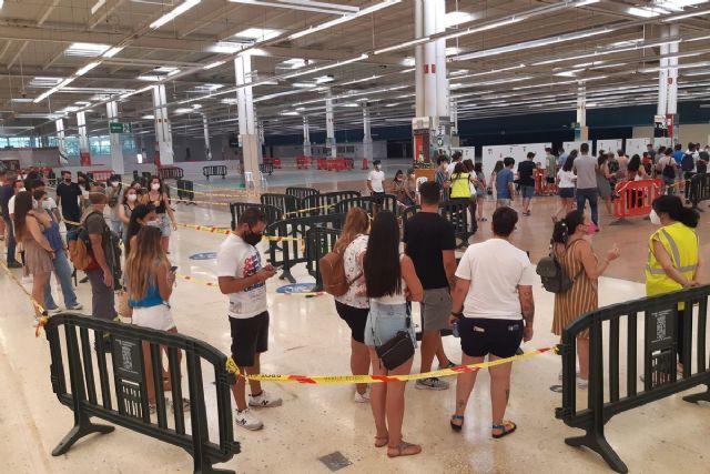 Más de 250 jóvenes participan en el cribado masivo de La Manga
