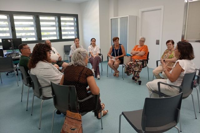 El Ayuntamiento refuerza el apoyo a las familias con la iniciativa 'Cuidando al Cuidador'