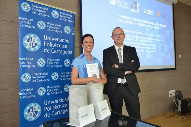 Una tesis de la UPCT desarrolla un hormigón ligero y sostenible utilizando plástico y corcho reciclado