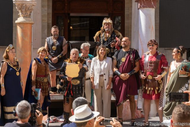 Carthagineses y Romanos invaden las calles de Cartagena y se preparan para el pregón de esta noche