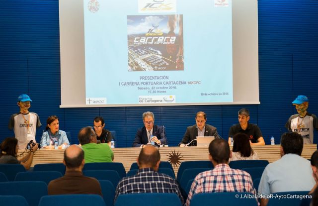 Medio millar de corredores se darán cita en la primera Carrera del Puerto de Cartagena