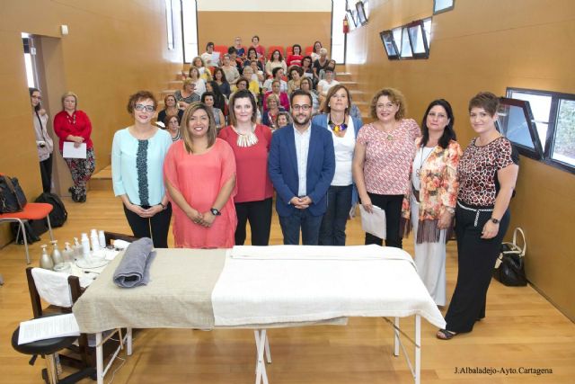 Las Jornadas de Asesoramiento de Imagen Personal enseñan cómo potenciar su imagen a más de una veintena de mujeres