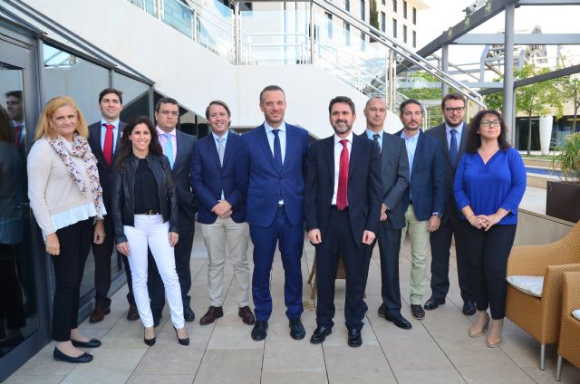 Joaquín Segado asegura que una nueva central de contenedores competitiva en Cartagena podría generar 30.000 puestos de trabajo en el futuro