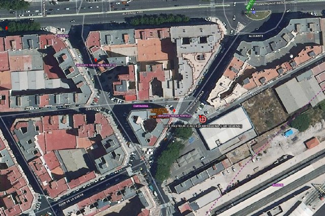 Una persona hospitalizada por inhalar humo en un incendio en una vivienda de Cartagena