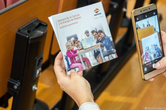 La Semana de la Ciencia de Repsol trae a cartagena una exposición que rinde homenaje a mujeres nobel