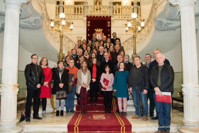 El Ayuntamiento otorga 50.000 euros a 38 centros educativos del municipio
