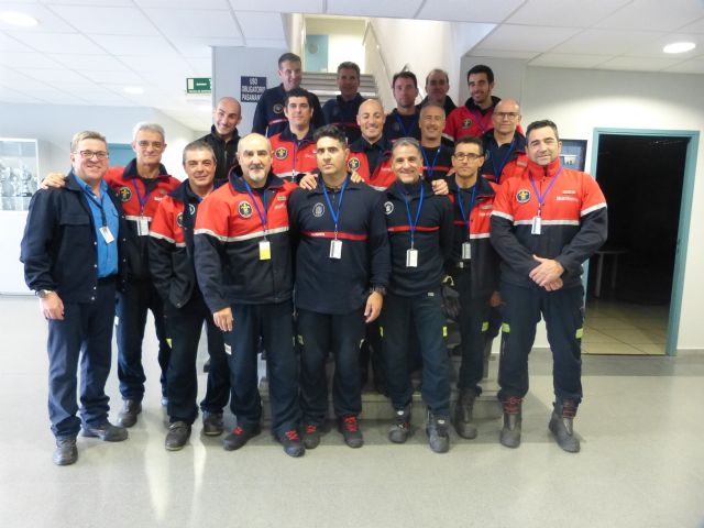 Bomberos de Cartagena conocen las medidas de seguridad del complejo industrial de SABIC