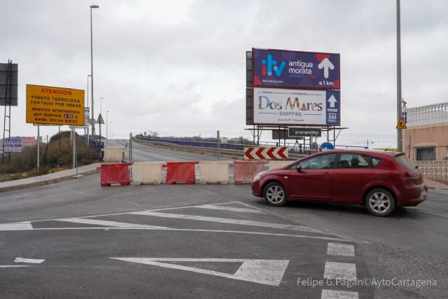 Cortado al tráfico el puente de Torreciega ante el inicio de las obras de remodelación